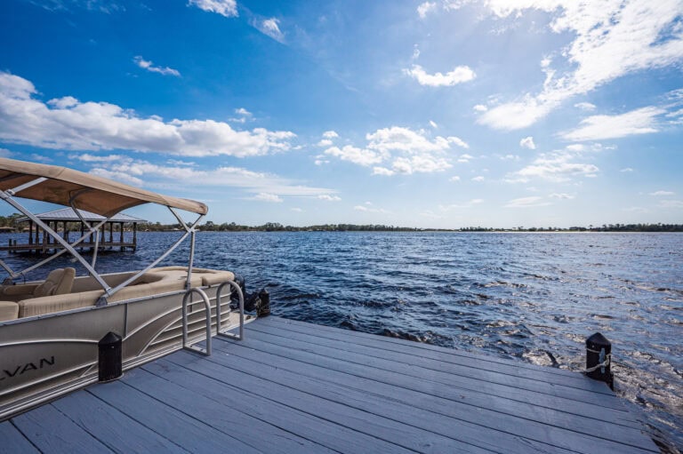 Tikvah Lake Recovery treatment setting